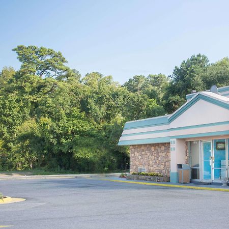 Super 8 By Wyndham Durham/University Area Nc Exterior foto